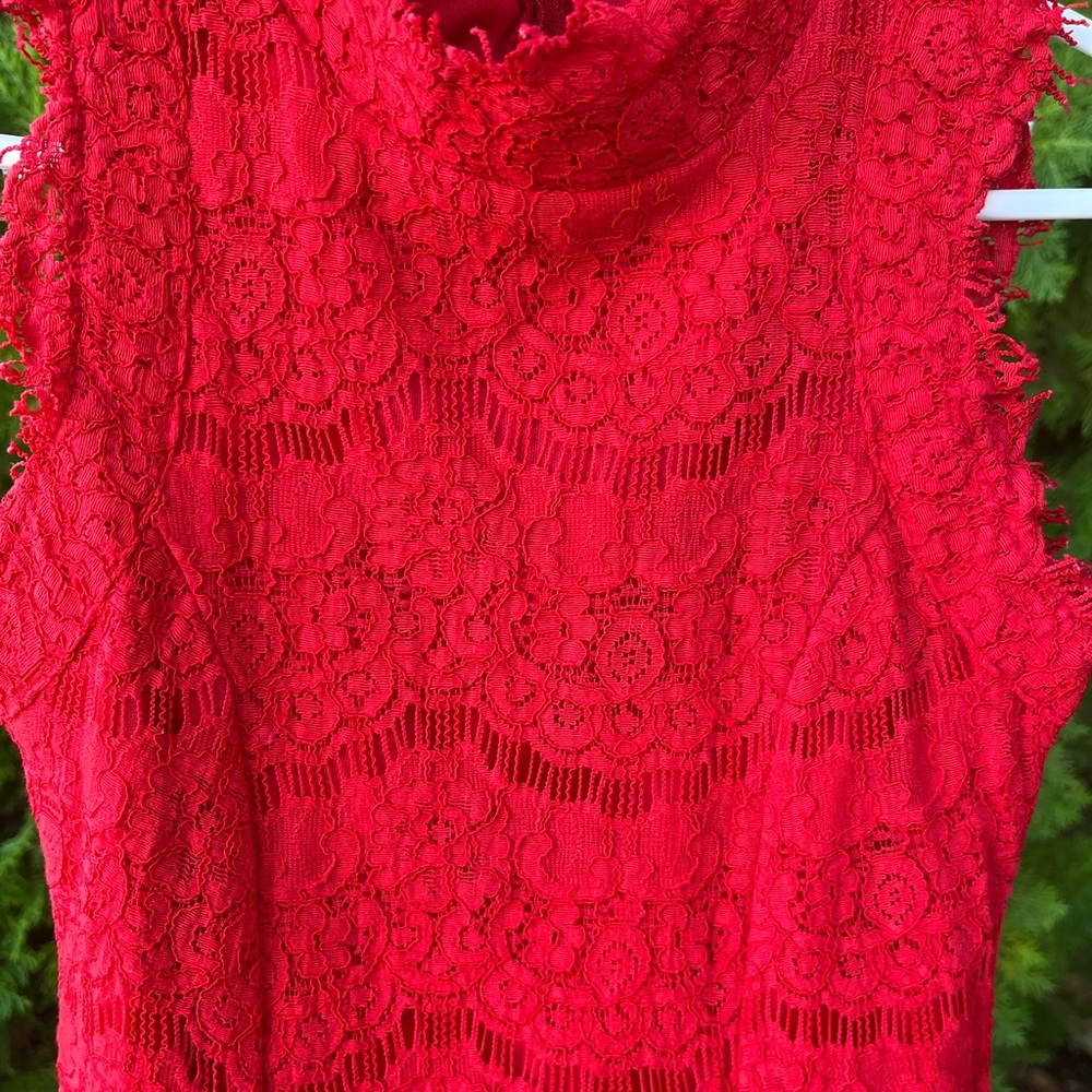 Girl red dress 7 - Picture 4 of 7